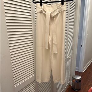 Theory Cream Ankle Cropped High-waisted Pants with Wide-Leg Design